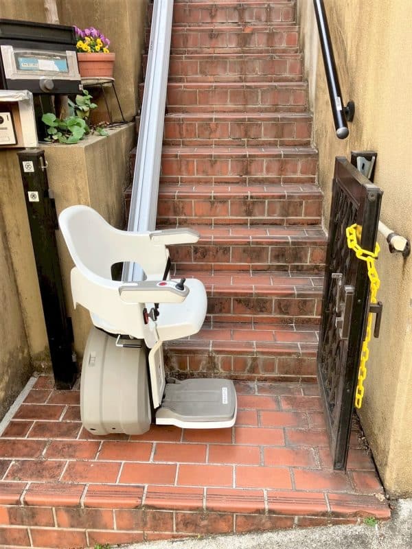 階段昇降機、階段リフト、福祉用具