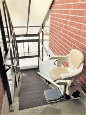 階段昇降機、直線型、屋内用、レンタルできる福祉用具