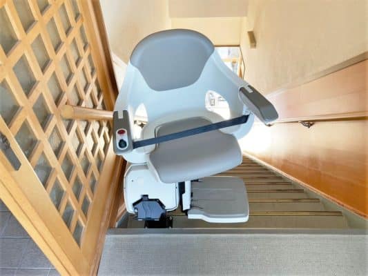 福祉用具、階段昇降機、階段リフト、階段につけるリフト
