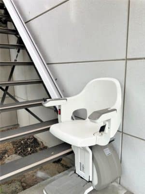 階段昇降機、階段リフト、福祉用具