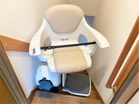 階段昇降機、直線型、屋内用、家庭用福祉用具、レンタルできる福祉用具