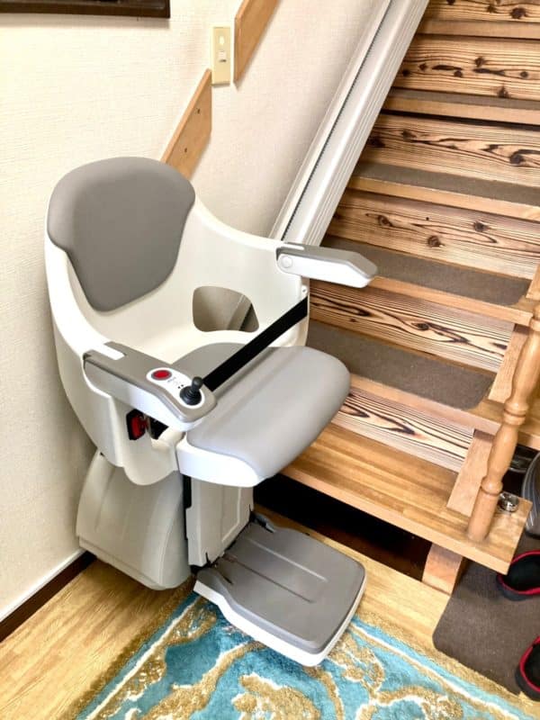 いす式階段昇降機、ステアリフト、福祉用具、階段