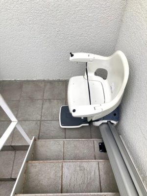 階段昇降機、昇降リフト、福祉用具、レンタル