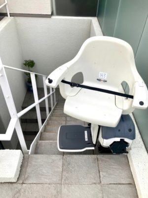 階段昇降機、昇降リフト、福祉用具、レンタル