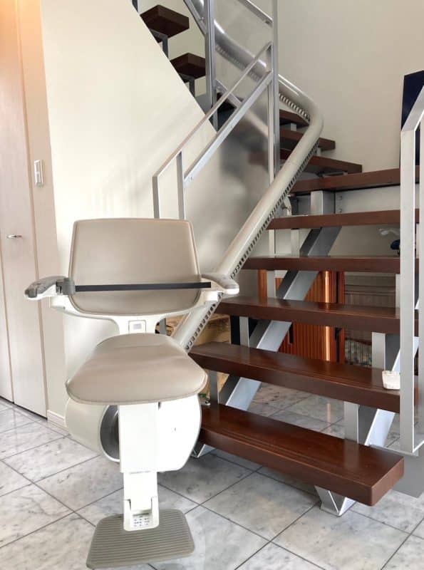 階段昇降機　曲線型　S200