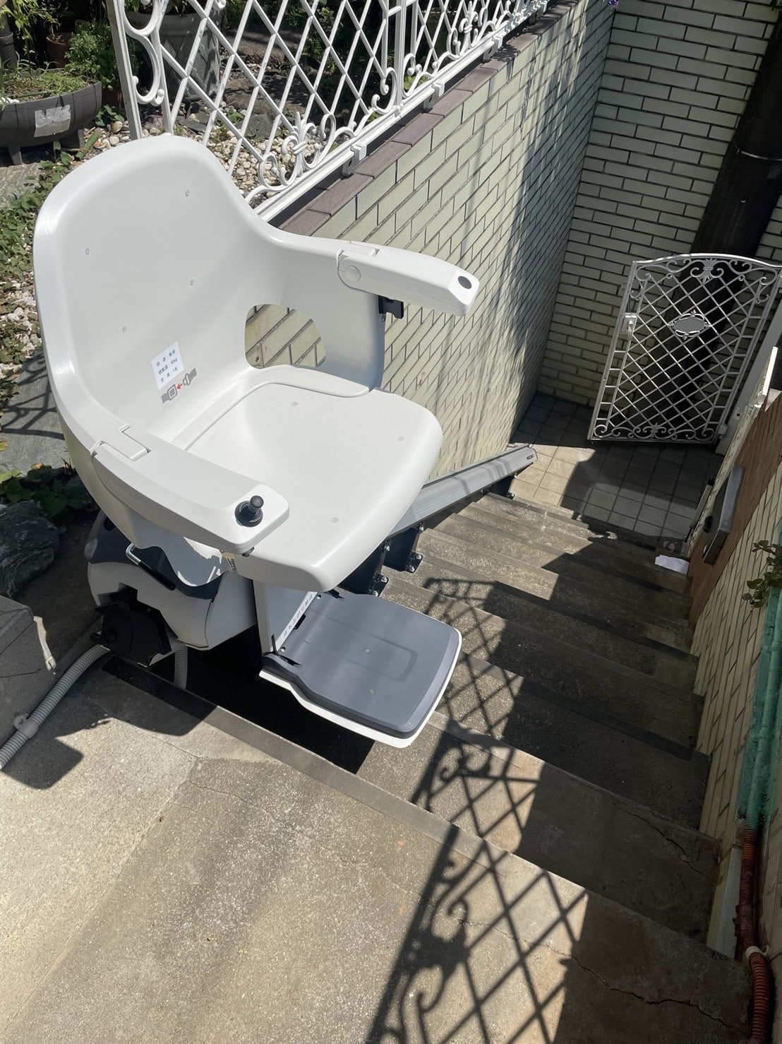 階段昇降機　屋外用　レバントアウトドア