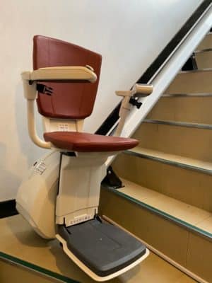 階段リフト（下階）