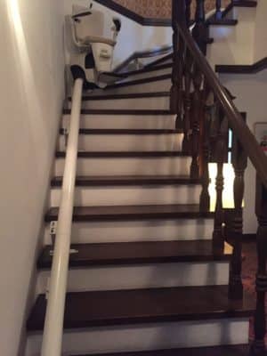 曲線型階段昇降機