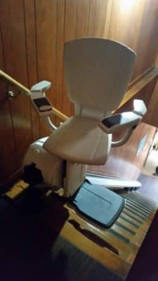 階段昇降機（上階）