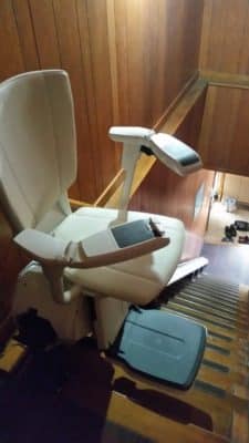 階段昇降機（上階回転前）