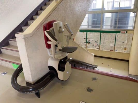 階段昇降機　折畳んだ状態