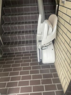 階段昇降機 屋外用 真っすぐ階段