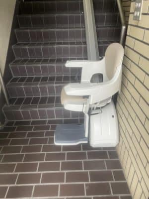 階段昇降機　屋外用直線タイプ