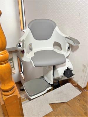 いす式階段昇降機、ステアリフト、福祉用具、階段