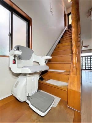 いす式階段昇降機、ステアリフト、福祉用具、階段