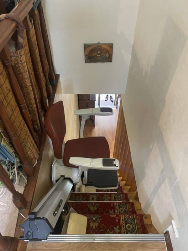 階段昇降機 上階自動回転