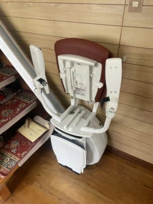 階段昇降機 上階自動回転