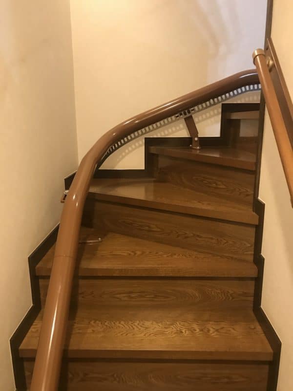 階段昇降機　曲線型　レール