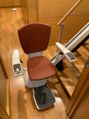 階段昇降機 ヒンジ