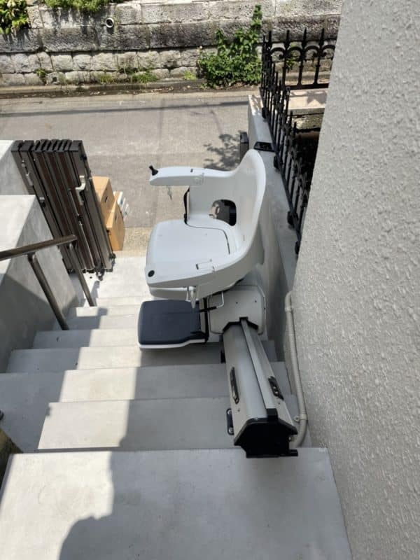 階段昇降機 レバントアウトドア