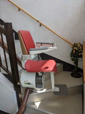 階段昇降機 曲線型　S200