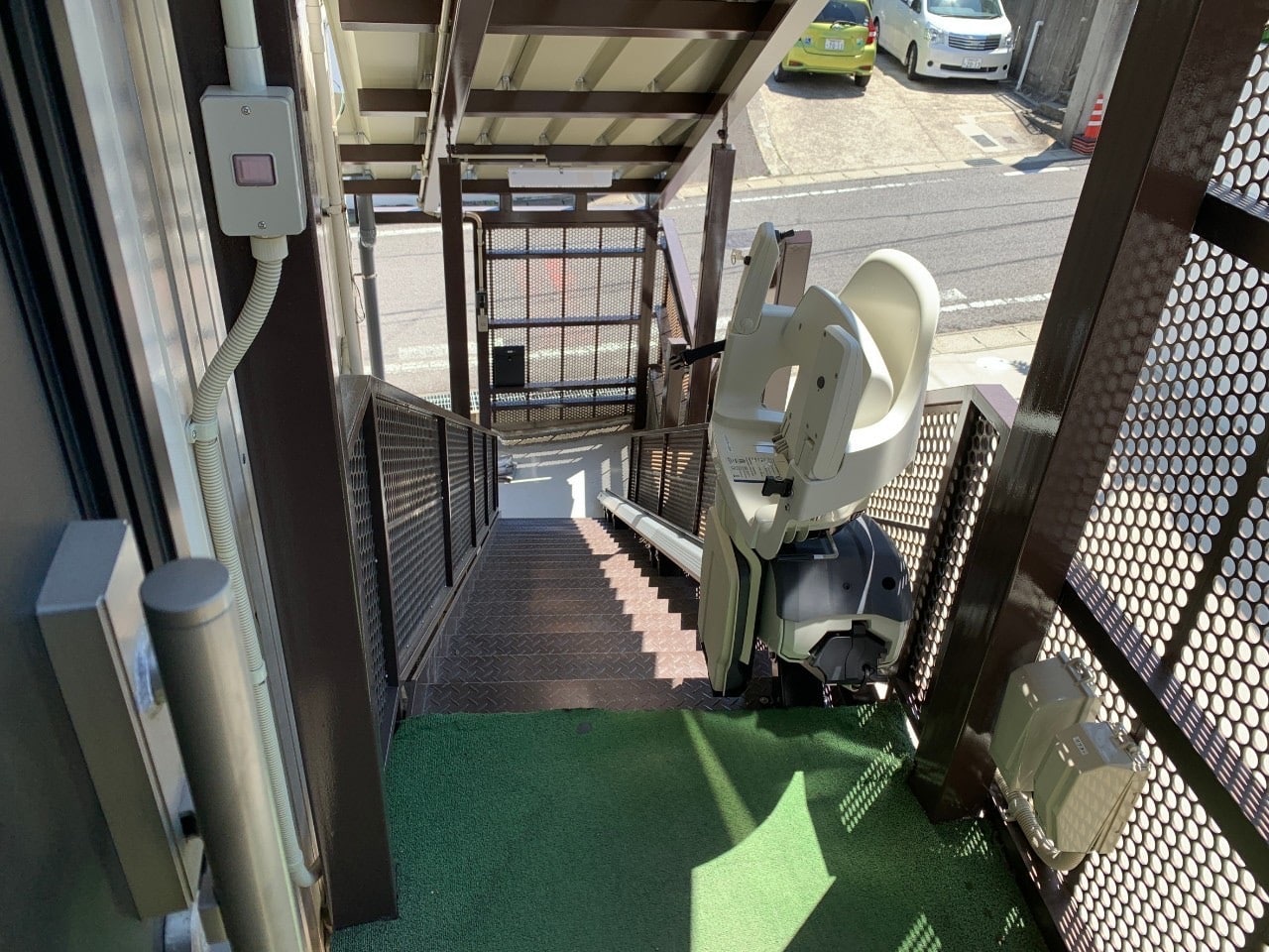 階段昇降機　屋外用