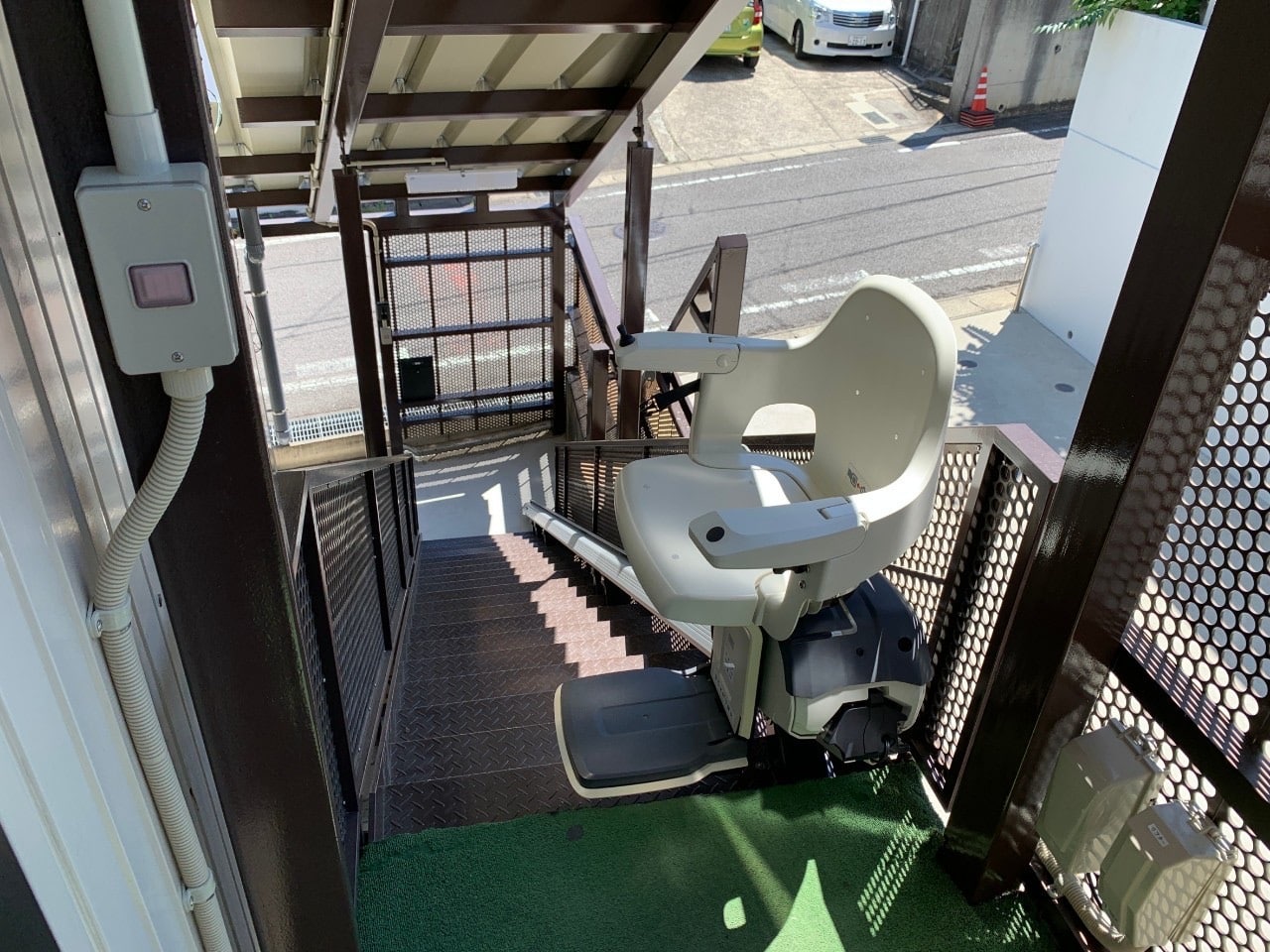 階段昇降機　屋外用