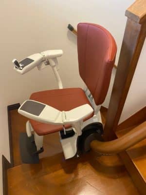 階段昇降機（内回り）