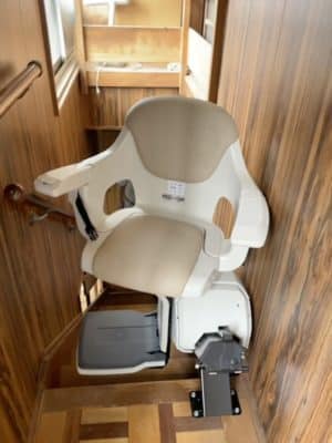 階段昇降機 上階手動回転タイプ