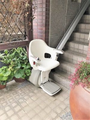 階段昇降機、直線型、屋外用、福祉用具