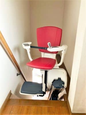 いす式階段昇降機、福祉用具レンタル、階段
