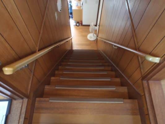 設置前（階段）