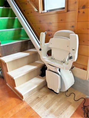 階段昇降機、階段リフト、福祉用具