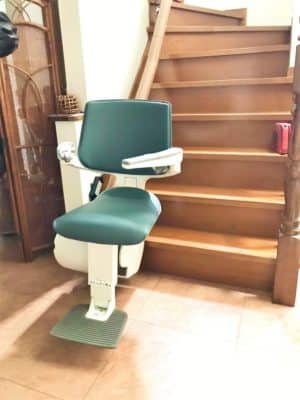 階段昇降機、階段リフト、福祉用具