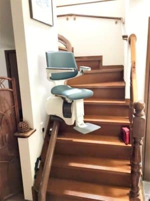 階段昇降機、階段リフト、福祉用具