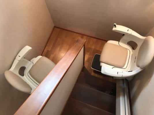 階段昇降機　上階手動回転　レバント