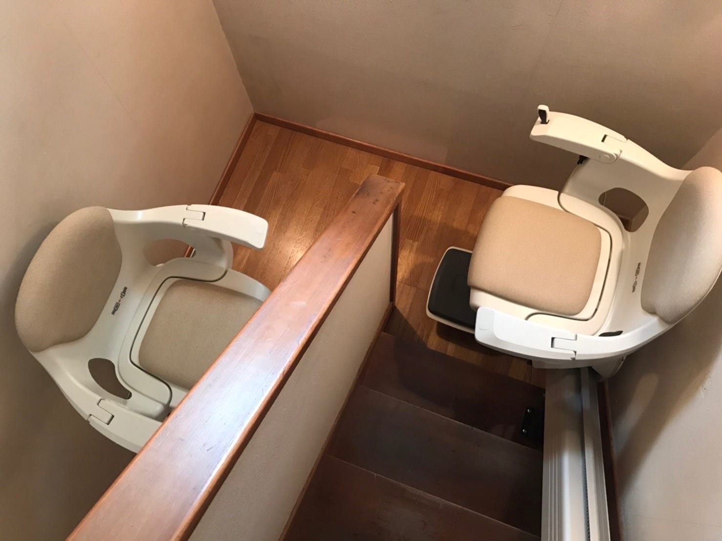 階段昇降機 上階手動回転 レバント