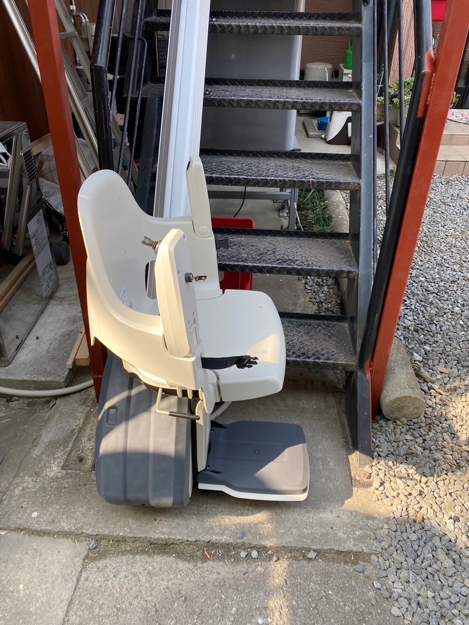 階段昇降機　屋外直線型　アウトドア