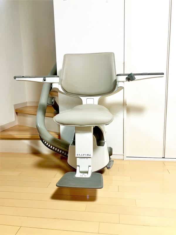 福祉用具、狭い階段、階段昇降機、階段リフト