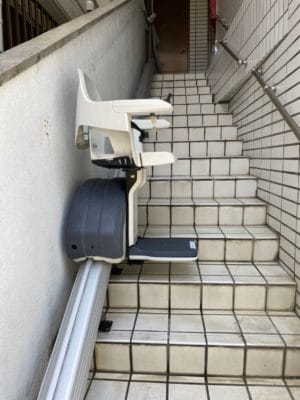 階段昇降機（階段途中）