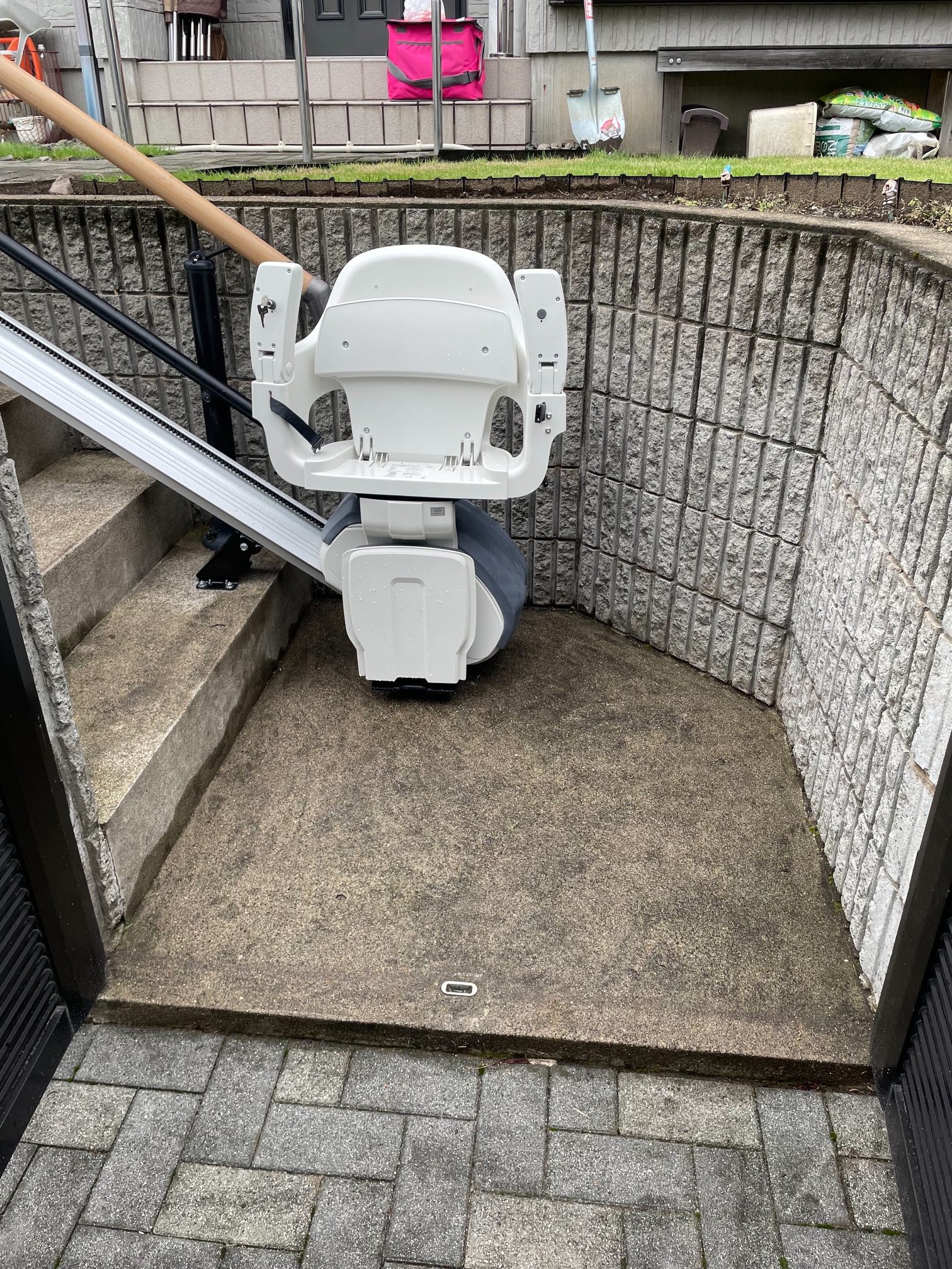 階段昇降機 屋外用 レバントアウトドア