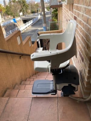 階段昇降機　屋外用　レバントアウトドア