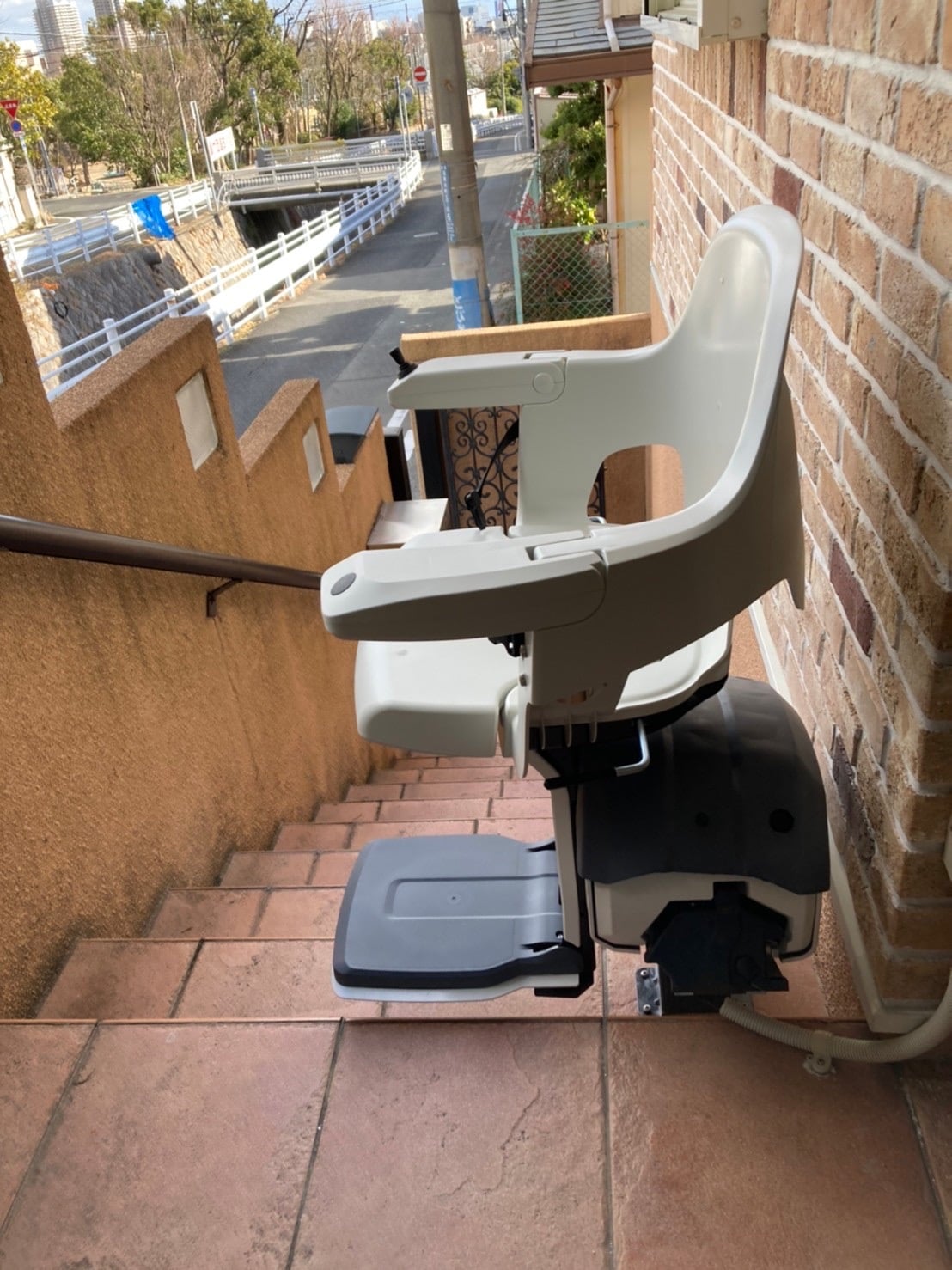 階段昇降機　屋外用　レバントアウトドア