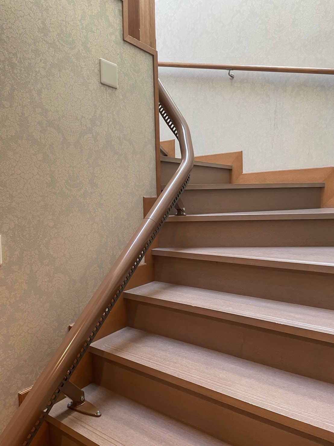 階段昇降機　屋内曲線型　S200レール