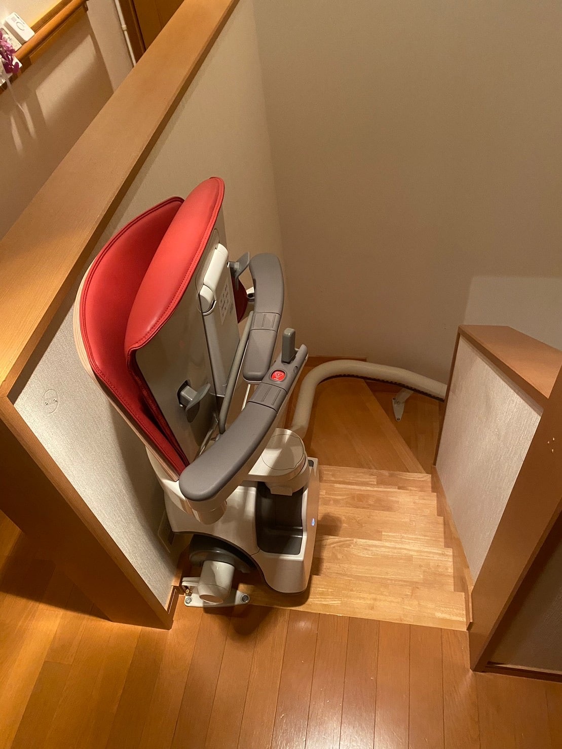 階段昇降機　屋内曲線型　S200