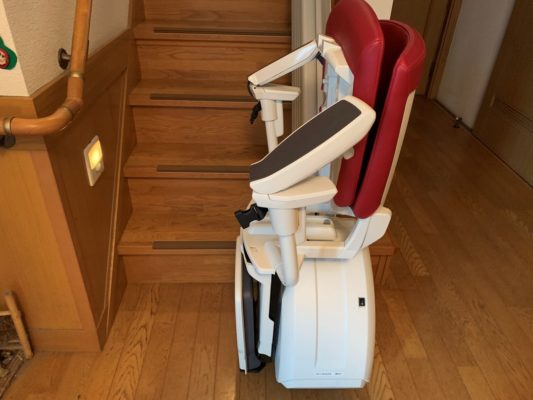 階段昇降機(折り畳んでいる状態)