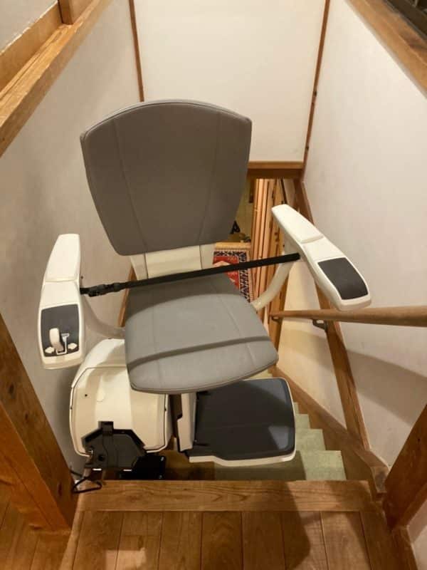 階段昇降機　折畳レール　屋内直線階段