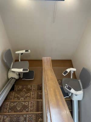 階段昇降機　上階自動回転　ジョイス