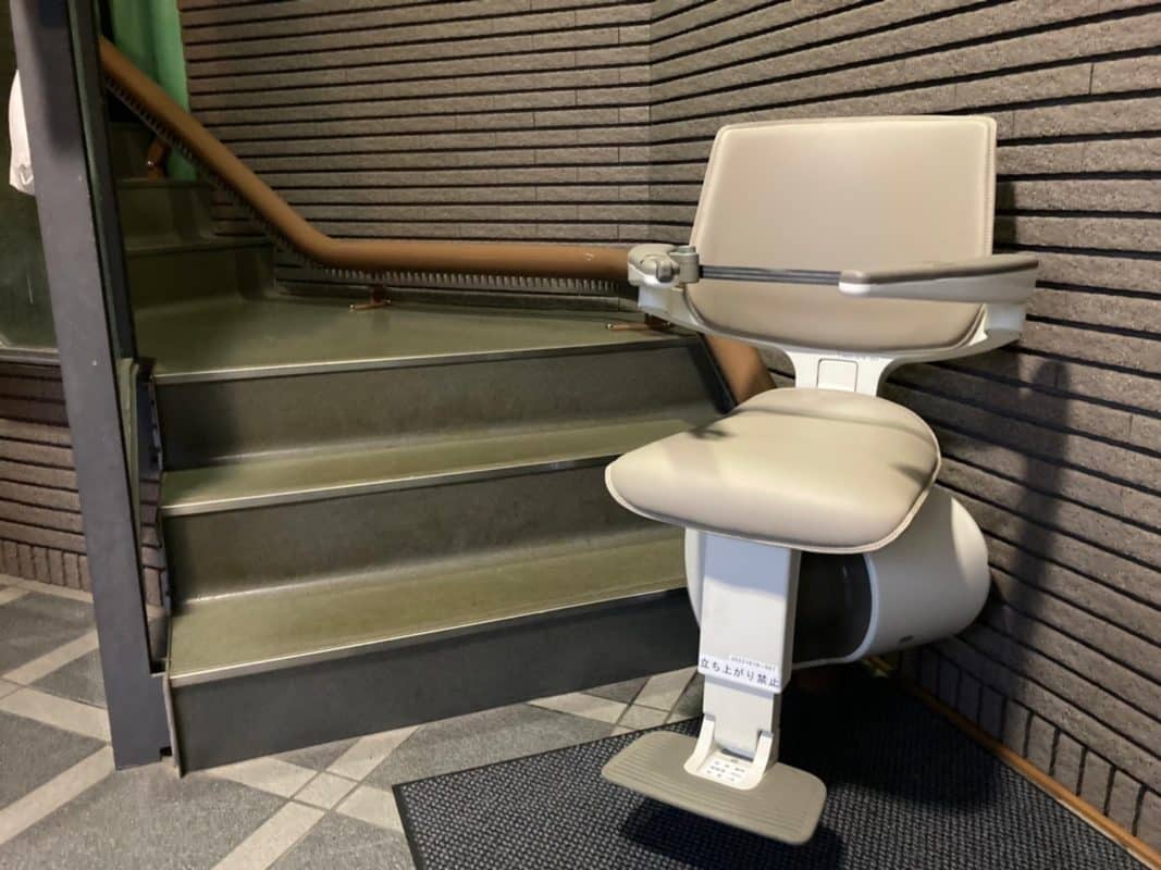 階段昇降機　屋内用曲線型　S200